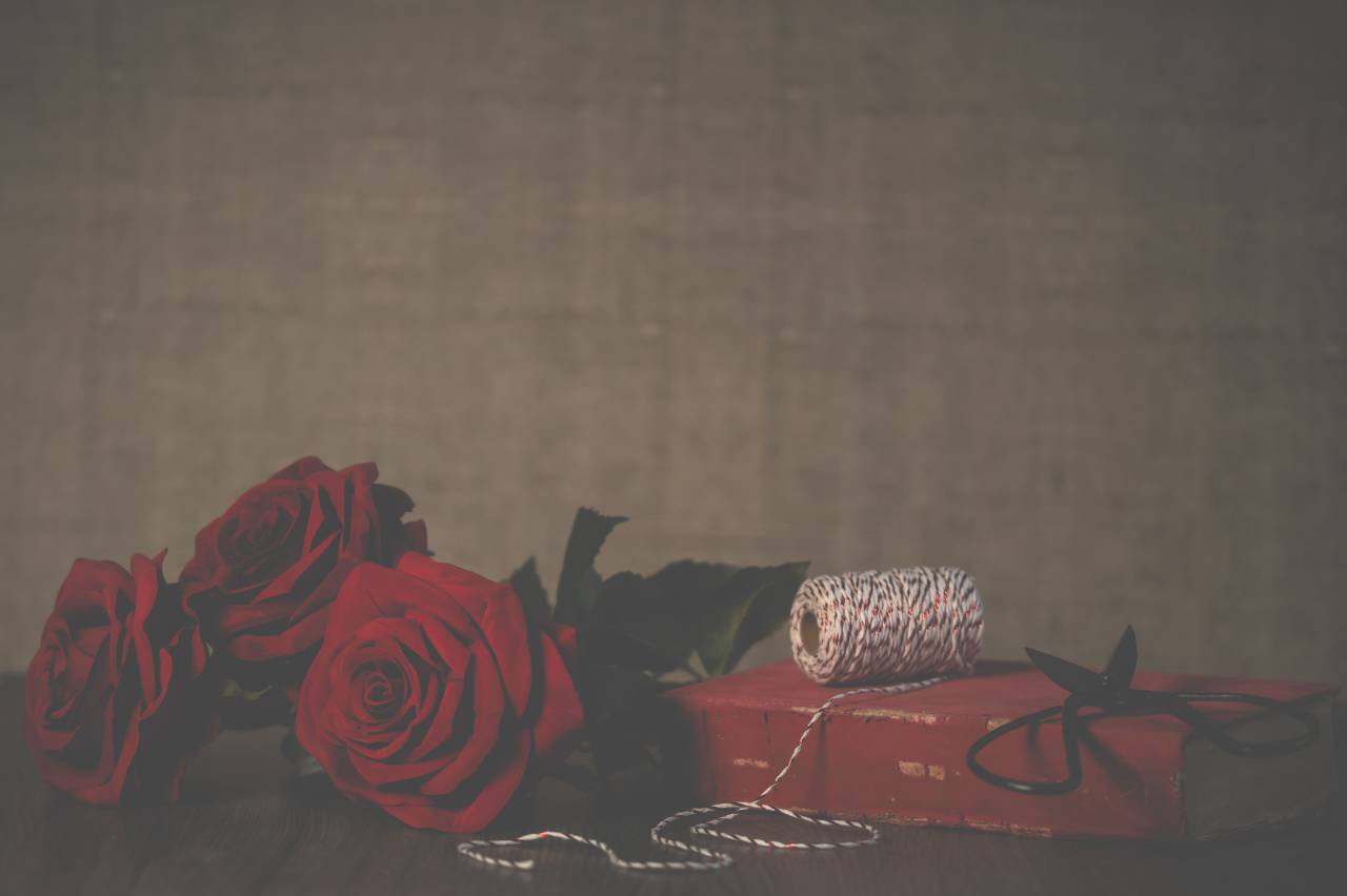 Image Of Valentine S Day Red Roses Wallpaper String Scissors Vintage Free Photo