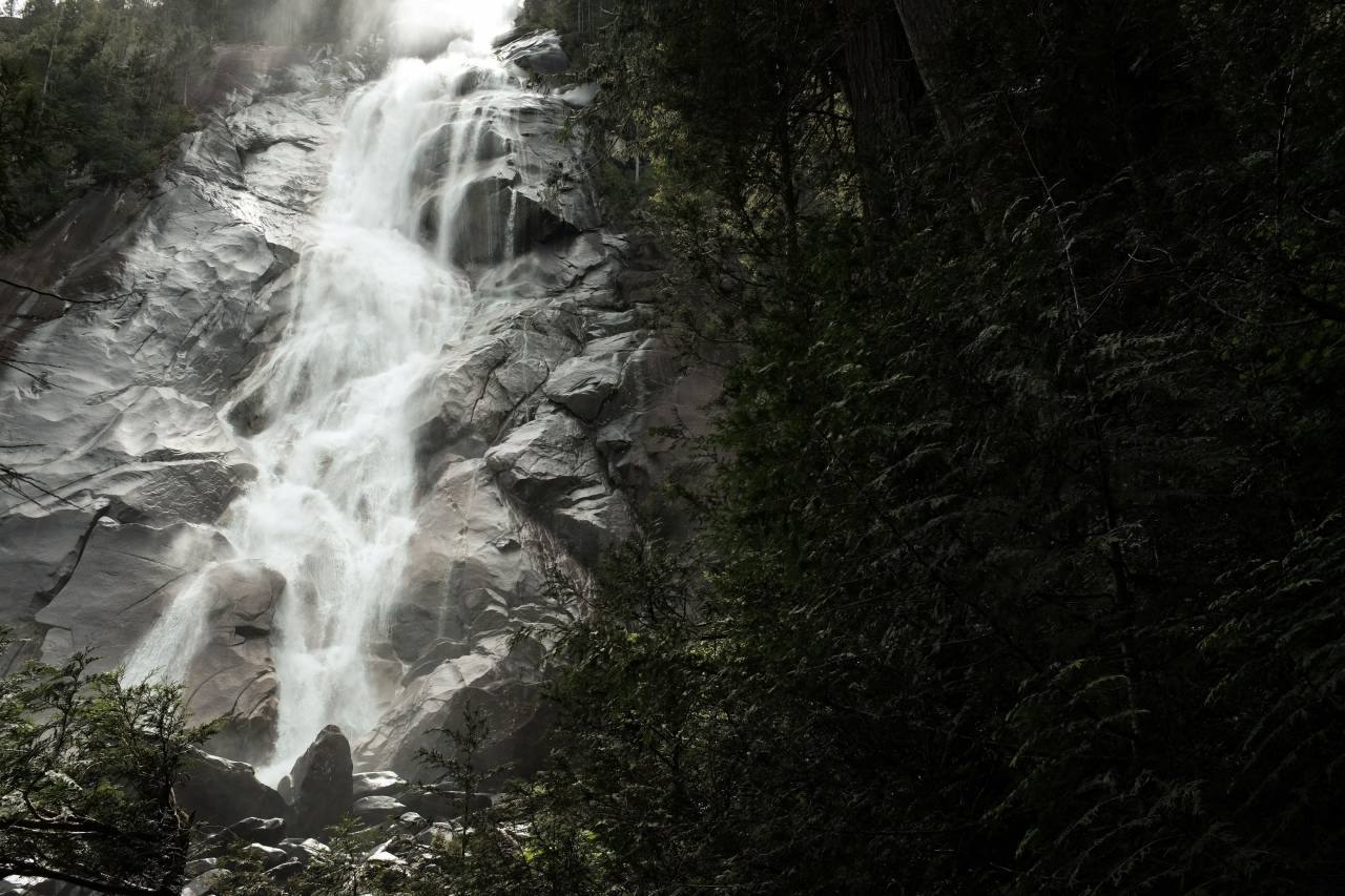 Cascada, arroyo, agua, naturaleza, verde, árboles, paisaje, rocas, colina,