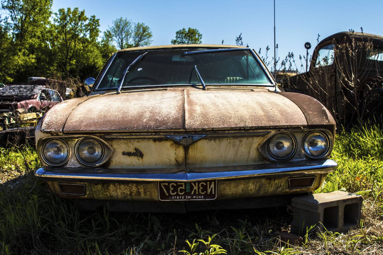 Coche, vehículo, transporte, viajes, aventuras, antiguo, vintage, oxidado, garaje, contenedor de basura,