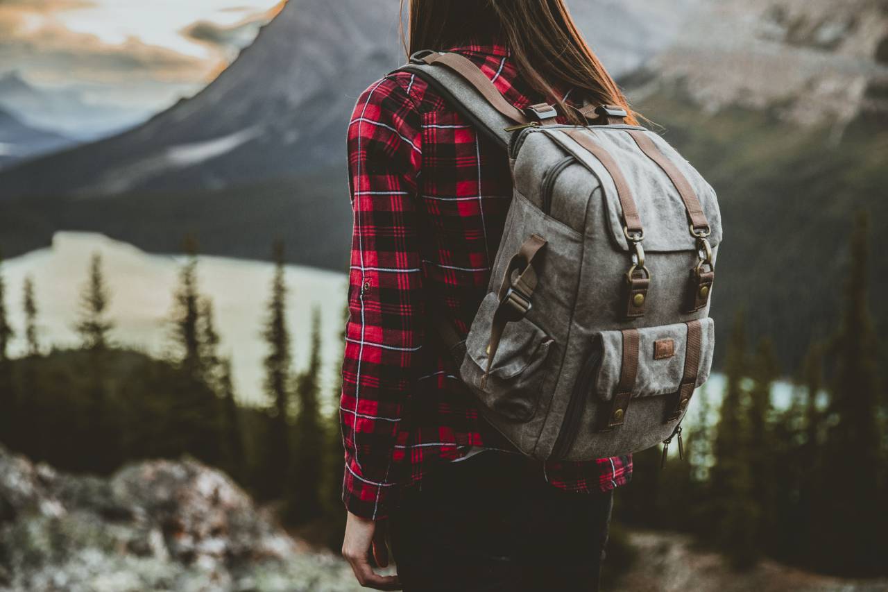 girl, brunette, backpack, backpacking, traveler, travelling, travel, explorer, exploring, explore, adventurer, adventure, lake, forest, trees, nature, earth, mountains, mountain, photographer
, 