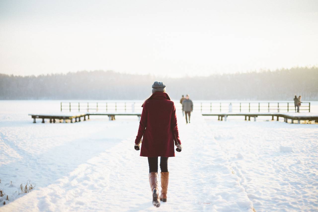 Niña, mujer, caminar, al aire libre, nieve, frío, invierno, moda, gente, naturaleza,