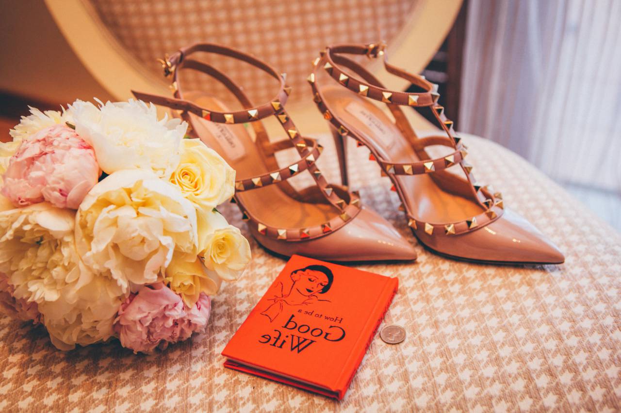 high heels, fashion, flowers, bouquet, wife, wedding, marriage, book
, 