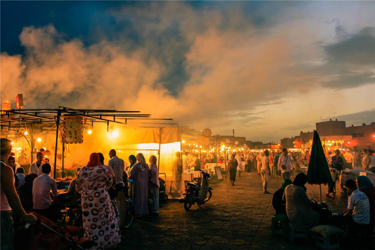 market, bazaar, people, crowd, night, evening, lights
, 