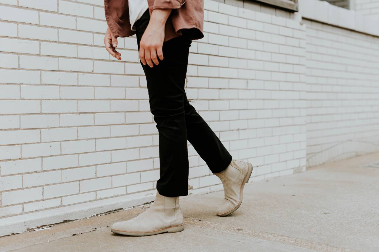 people, man, guy, fashion, model, building, wall, outside, shoe, footwear, boots
, 