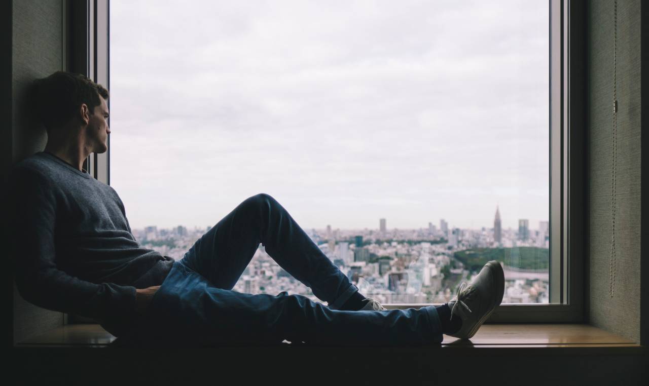 people, man, urban, city, model, fashion, hunk, establishment, building, windows, glass, alone, thinking, clouds, sky
, 
