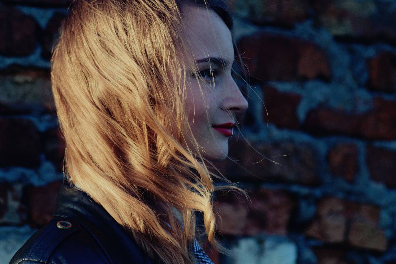 Gente, mujer, niña, dama, rubia, sonriente, luz del sol,