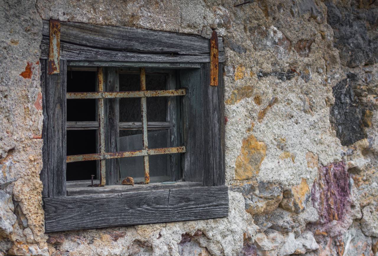 rough, wooden, window, house, purple, rural, decorated, vintage, decor, rustic, beauty, weathered, aged, frame, locked, background, outdoor, italy, wall, stone, tuscan, detail, old
, 