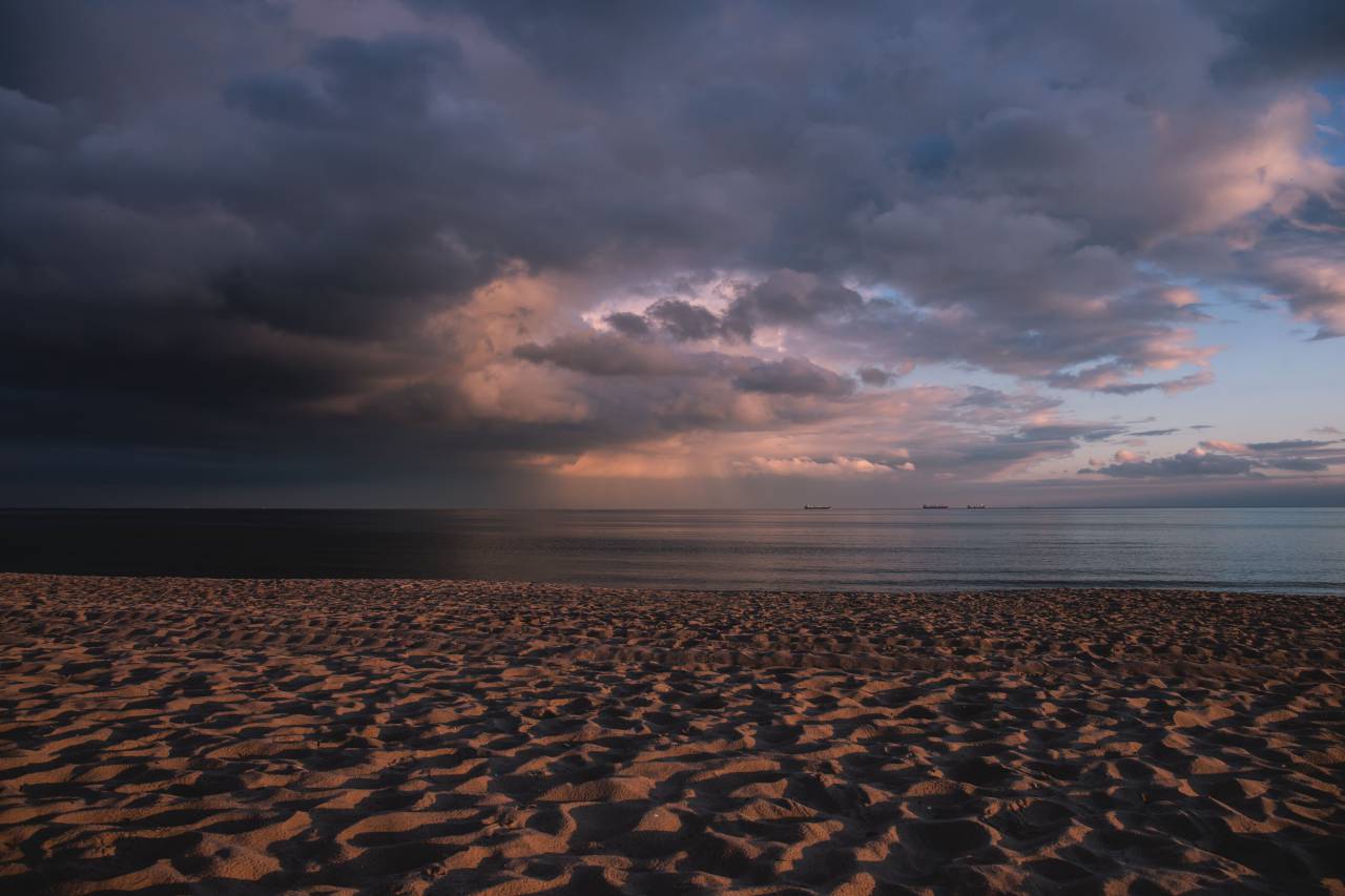 sea, ocean, water, nature, sand, beach, shore, coast, horizon, clouds, sky, footprints
, 