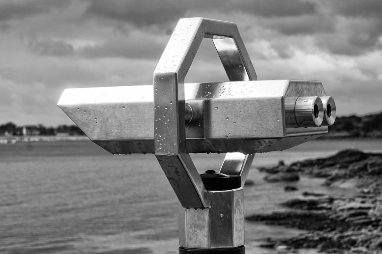 Acero, agua, telescopio, vista, mar, playa, gotitas, mojado, rocas, costa, cielo, nubes, lluvia,