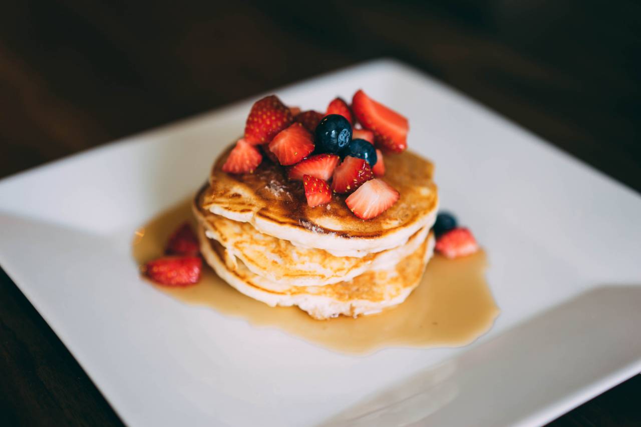strawberry, pancake, fruit, syrup, food, dessert, plate, restaurant
, 
