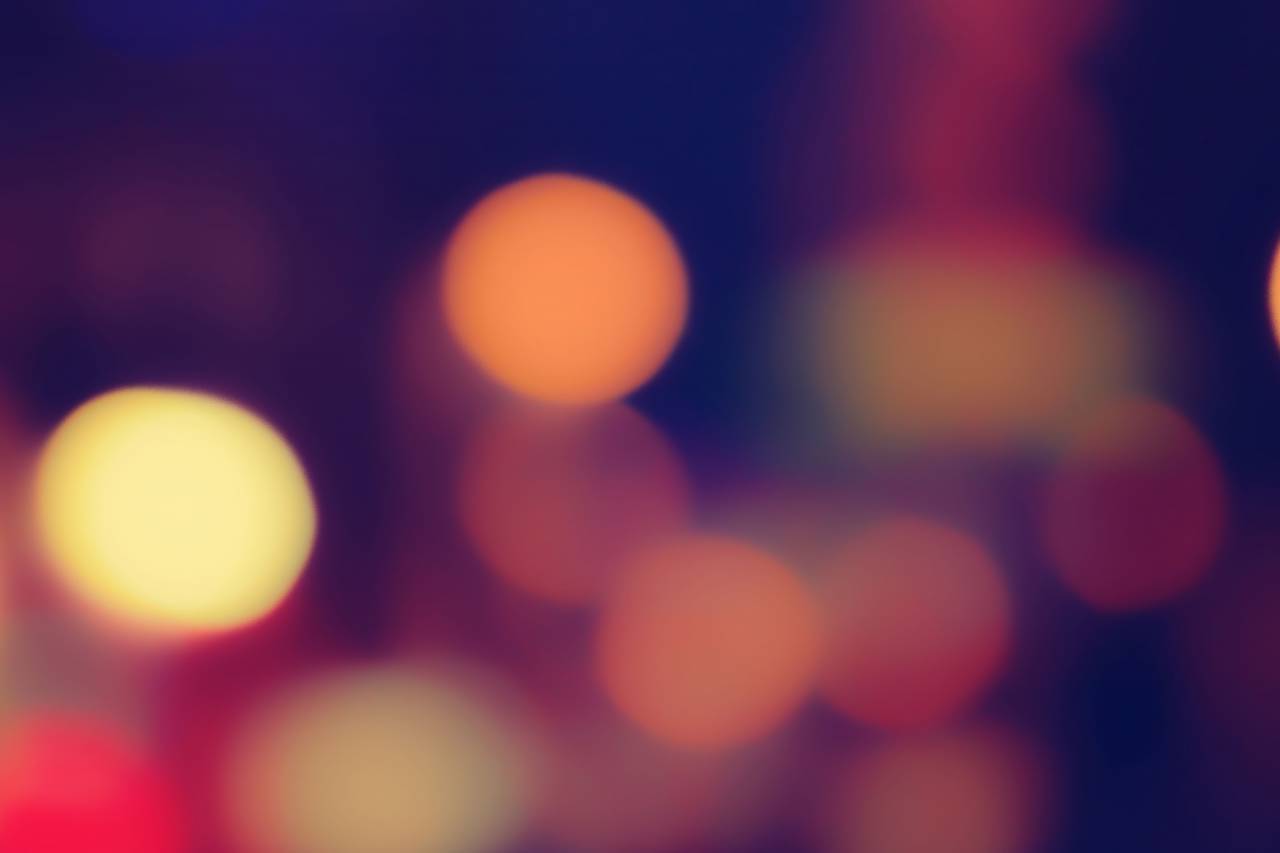 fondo;luces,resumen,desenfocado,fondos,brillante,resplandeciente,telón de fondo,iluminado,patrón,noche,círculo,multicolor,brillante,decoración,celebración,amarillo,purpurina,colores,movimiento borroso,oscuro,equipo de iluminación,efectos fotográficos,