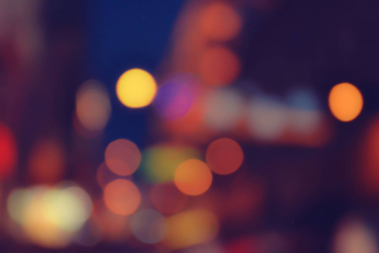 fondo;luces,resumen,fondos,desenfocado,noche,brillante,brillante,iluminado,multicolor,patrón,brillante,telón de fondo,círculo,equipo de iluminación,celebración,decoración,amarillo,oscuro,movimiento borroso,efectos fotográficos,luz,fenómeno natural ,colores,vida nocturna,color vibrante,