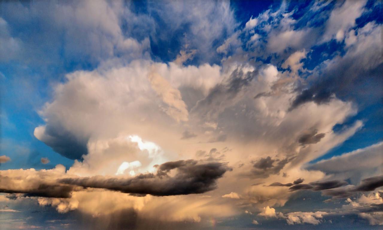 amazing;sky,nature,cloud,sky,blue,weather,sunset,summer,day,outdoors,sun,sunlight,beauty in nature,heaven,stratosphere,overcast,backgrounds,cumulus cloud,dusk,climate,dramatic sky,space,yellow,landscape,season,fluffy,dawn, 