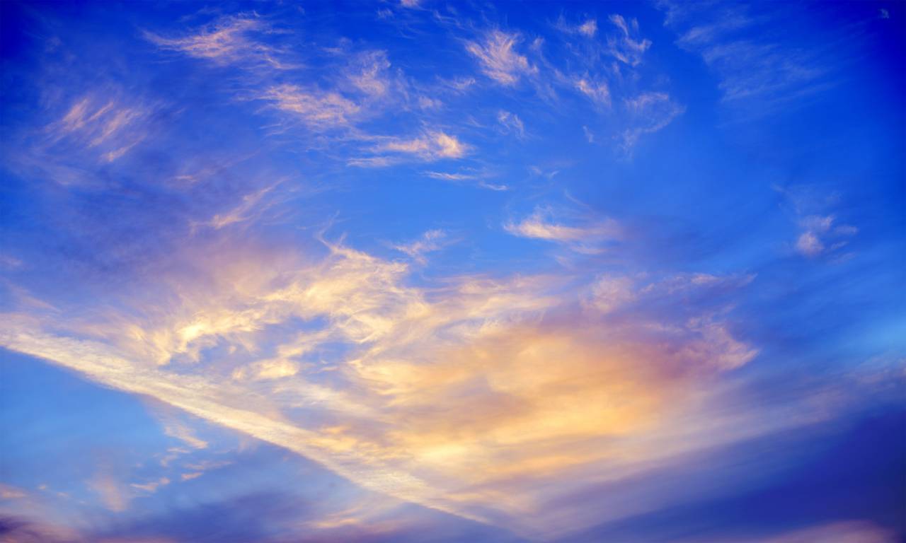 asombroso;cielo,naturaleza,azul,puesta de sol,nube,cielo,clima,anochecer,al aire libre,sol,día,cielo,verano,luz solar,fondos,belleza en la naturaleza,estratosfera,escena tranquila,amarillo,brillante,paisaje,espacio,cúmulo nube,clima,color vibrante,