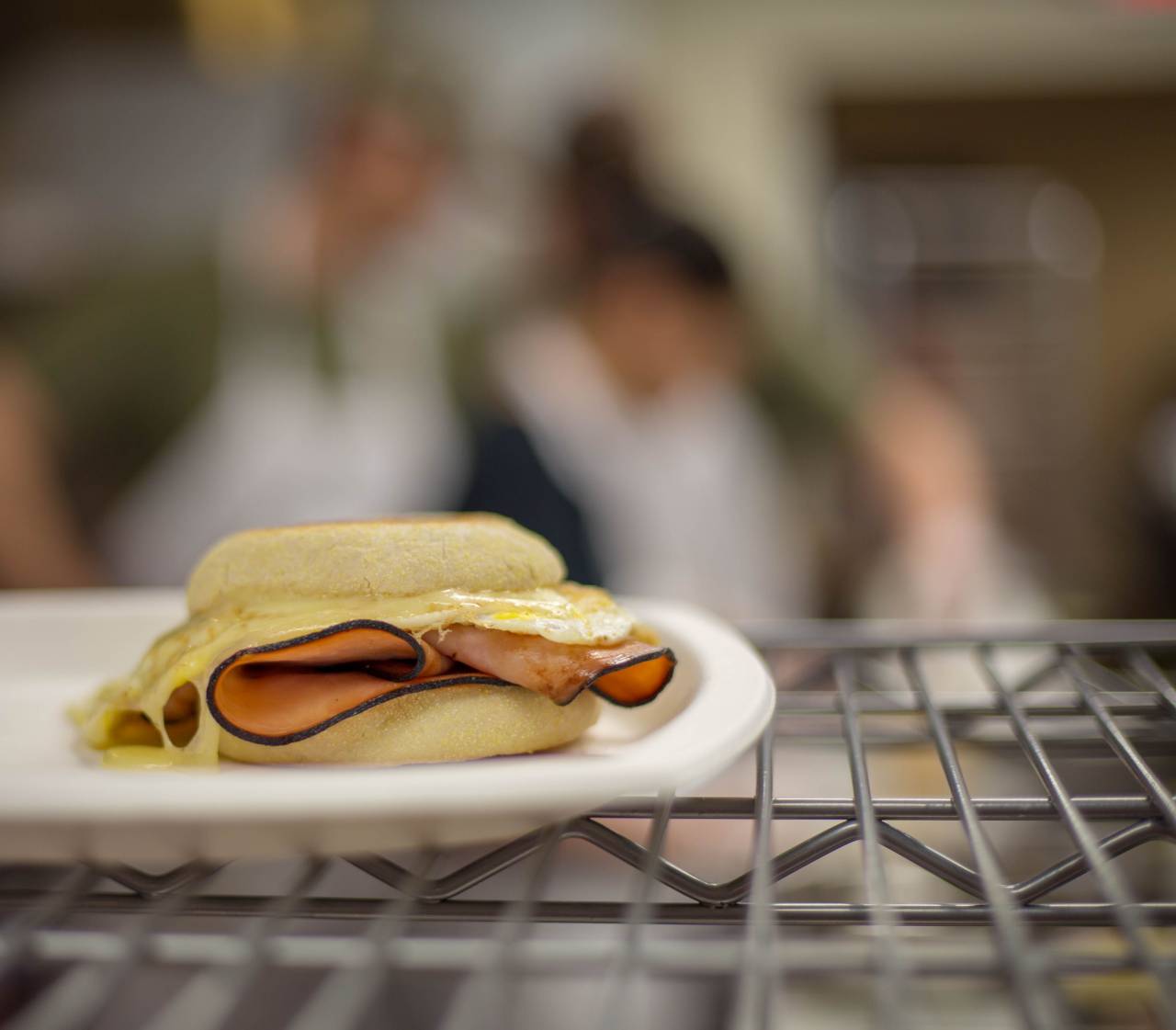 Desayuno, sándwich, comida, huevo, jamón, queso, pan, charcutería, cafetería, restaurante, comida rápida, mañana,