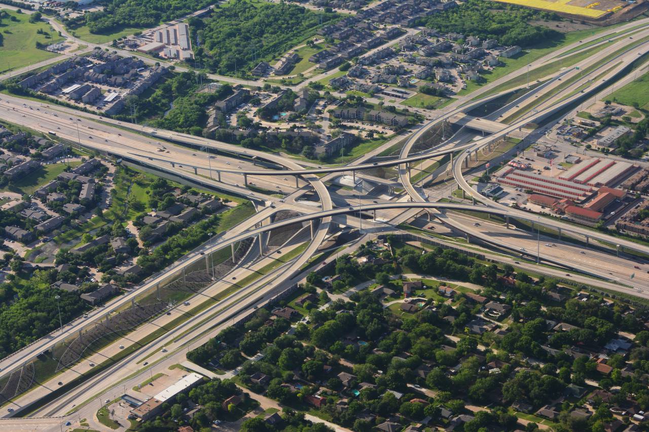 Carretera, carretera, árboles, urbano, ciudad, coche, transporte, vehículo, árboles, casa,