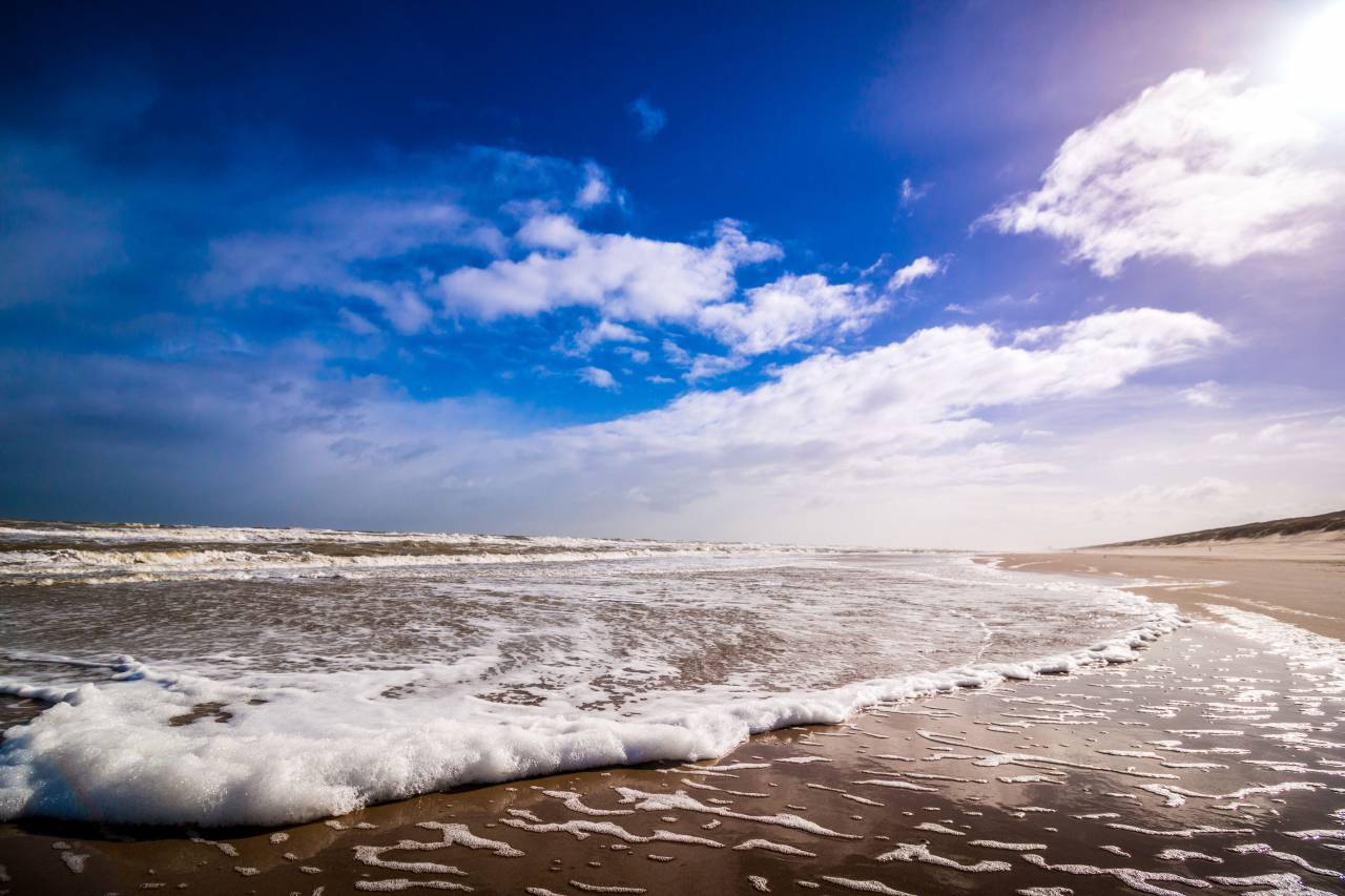 nature, coast, beach, shore, water, ocean, sea, waves, splash, bubbles, froth, sky, horizon, clouds
, 