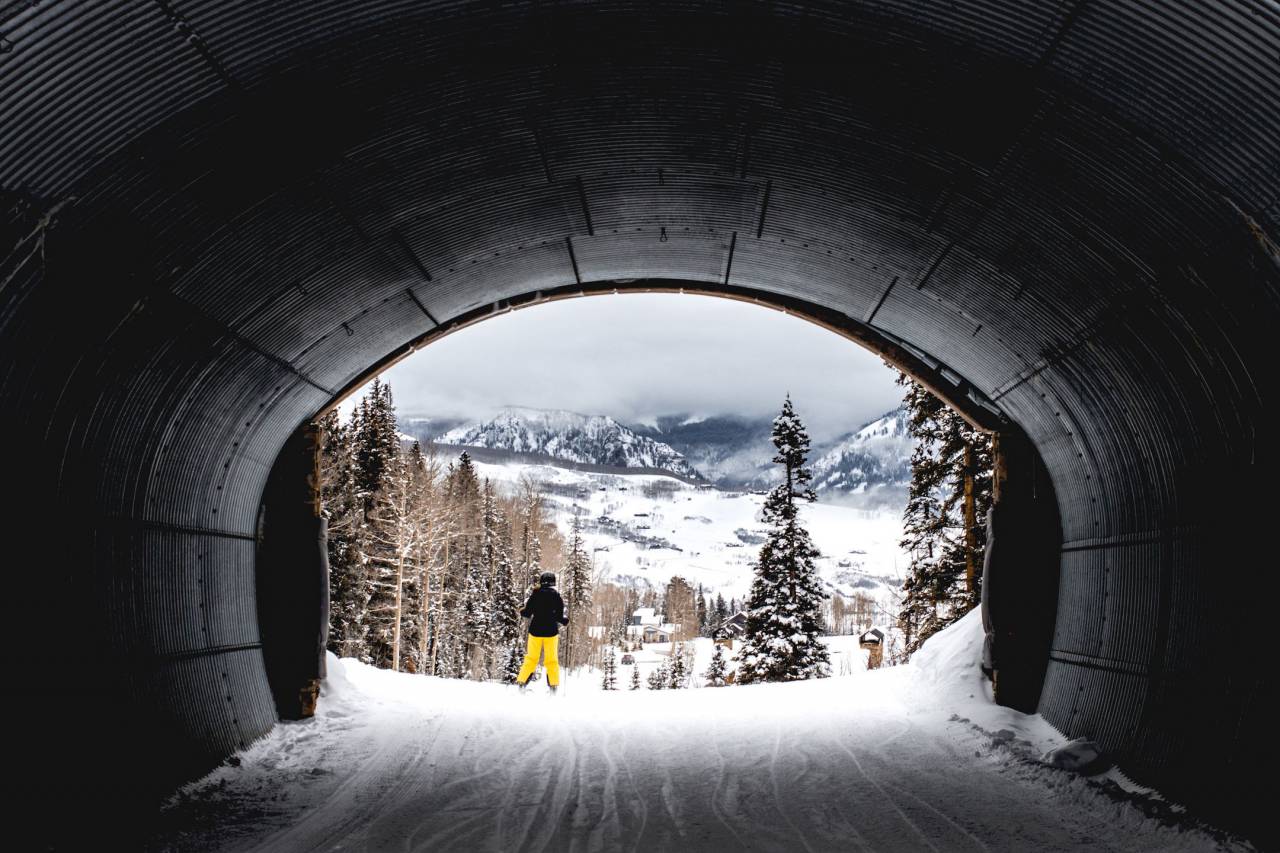 Túnel, naturaleza, árboles, invierno, nieve, montañas, esquí, gente, cuesta abajo,