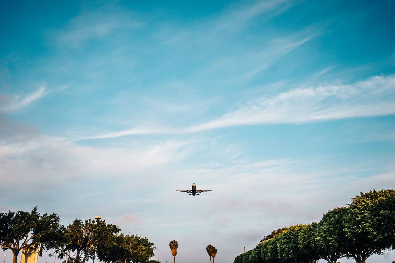 avión, despegue, azul, cielo, nubes, viaje, transporte, soleado,