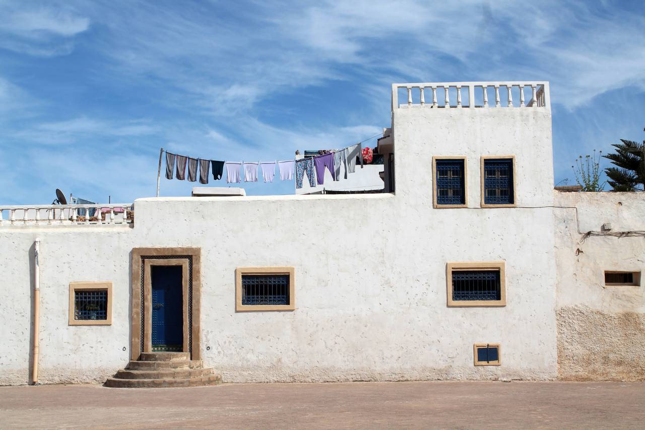 architecture, building, house, structure, laundry, rooftop, cloud, sky, sunny, day
, 