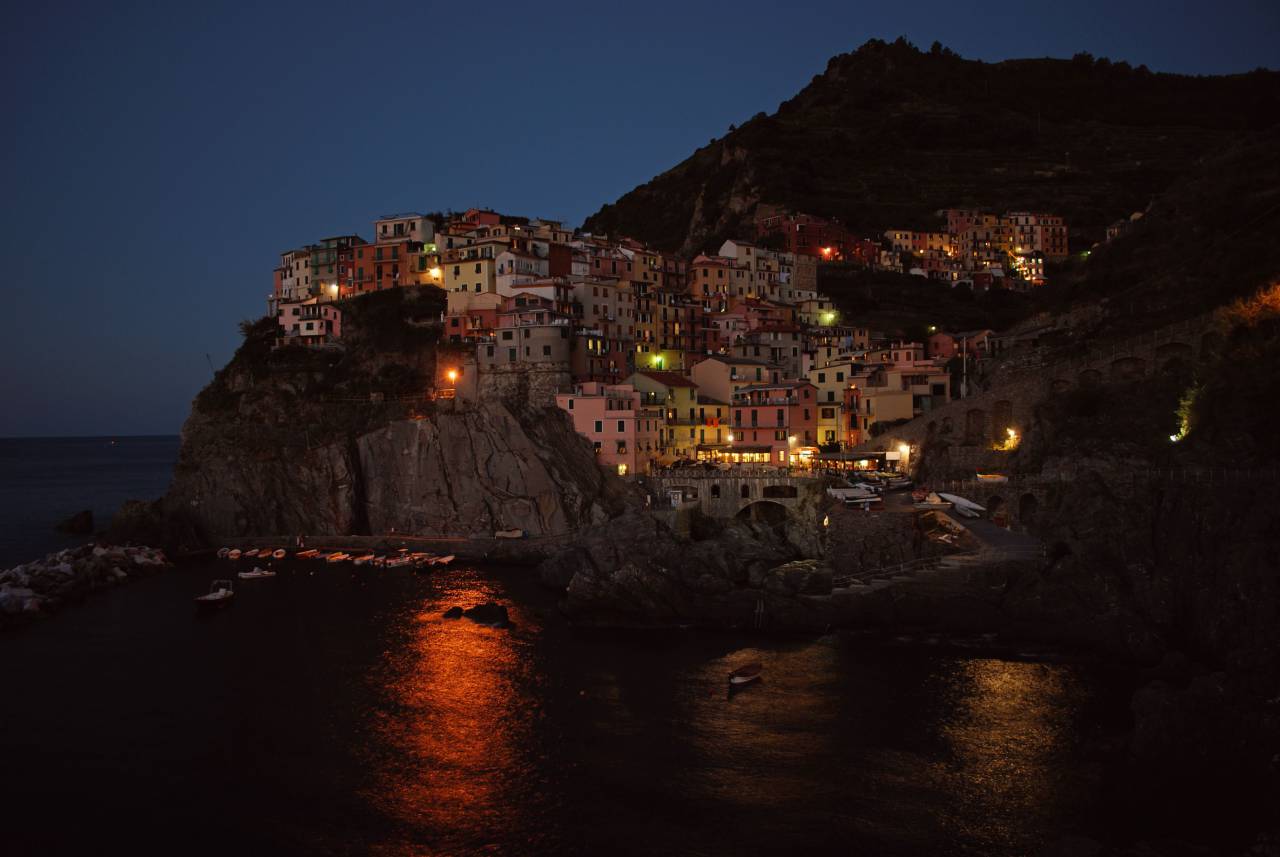 building, structure, sky, infrastructure, window, establishment, hotel, architecture, art, view, sea, ocean, lights, reflection, mountain
, 