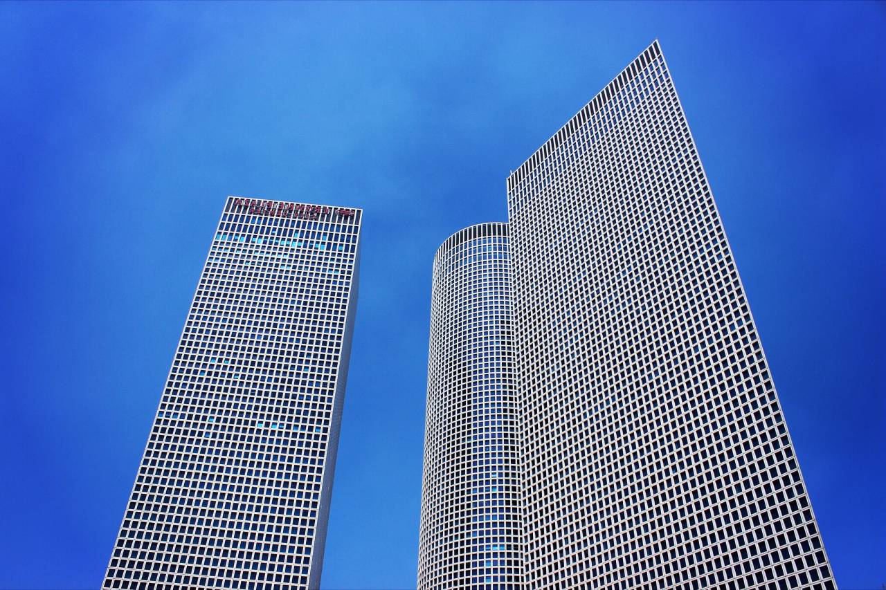 Edificios, torres, rascacielos, arquitectura, ventanas, azul, cielo, ciudad, urbano,