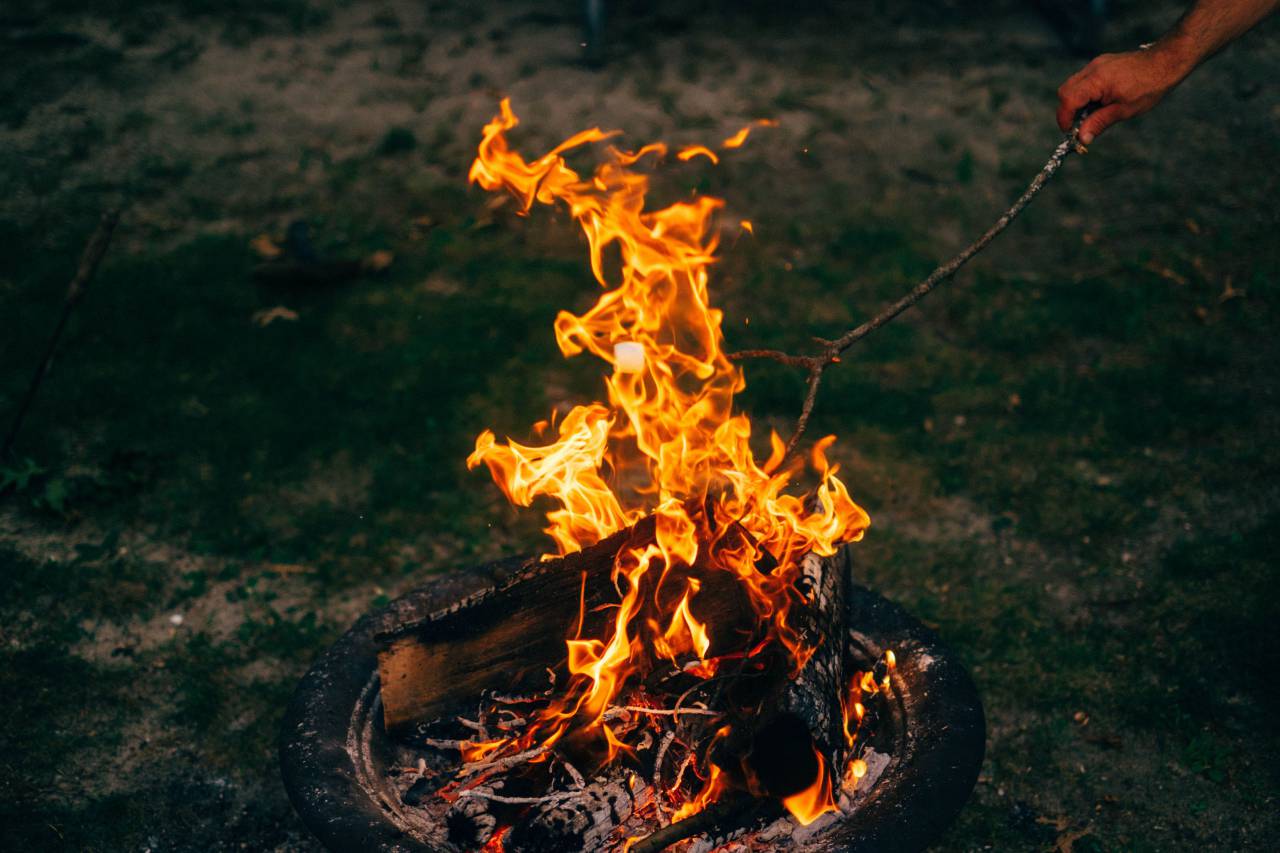 fire, flame, bonfire, campfire, dark, night, heat, grass, firewood
, 