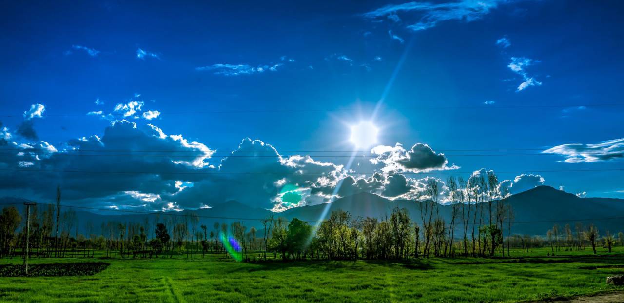 paisaje, naturaleza, campo, granja, montaña, lago, agua, nubes, cielo, luz del sol, sol, amanecer, soleado, árbol, verde, transmisión, línea,