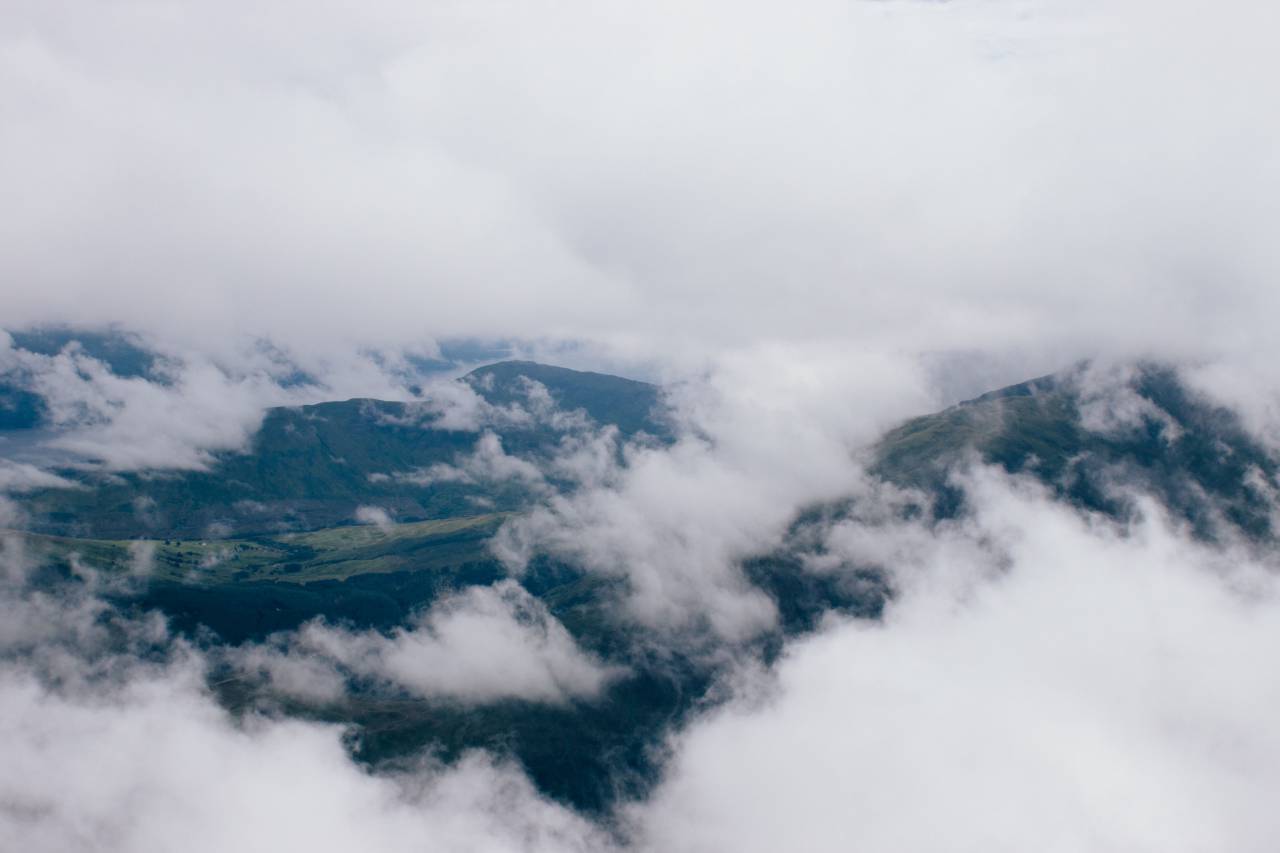 Montaña, Highland, naturaleza, paisaje, árboles, nubes, nieblas, frío,