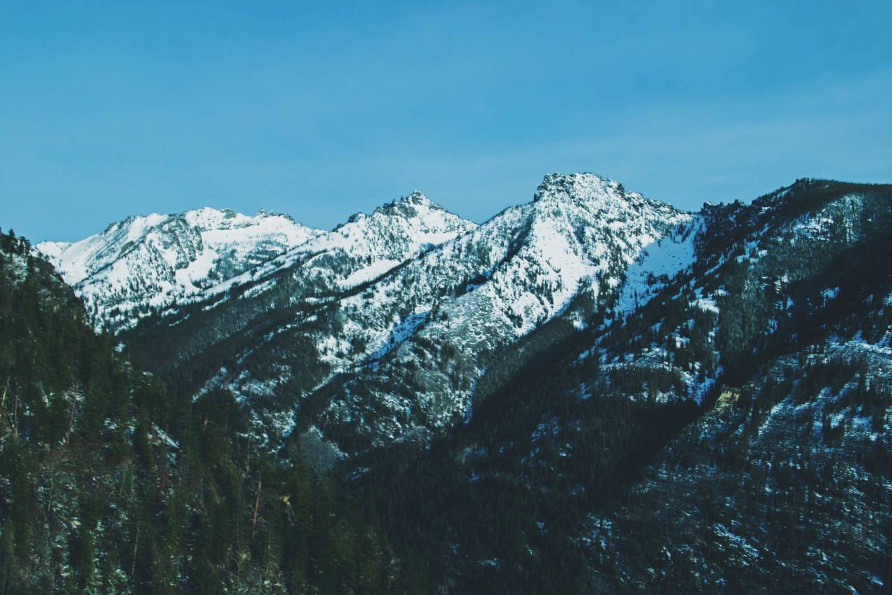 Montañas, picos, colinas, valles, árboles, nieve, azul, cielo, naturaleza, aire libre, paisaje,