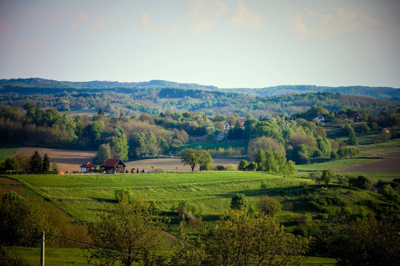 nature, landscape, mountains, slope, plains, grass, trees, lush, vegetation, houses, farms, sky, horizon, clouds
, 