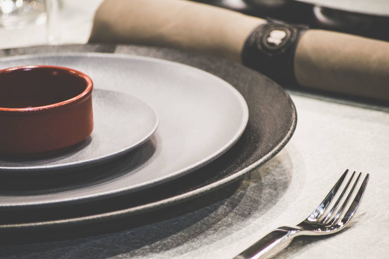 plate, utensils, fork, table, dine, cup, napkin
, 