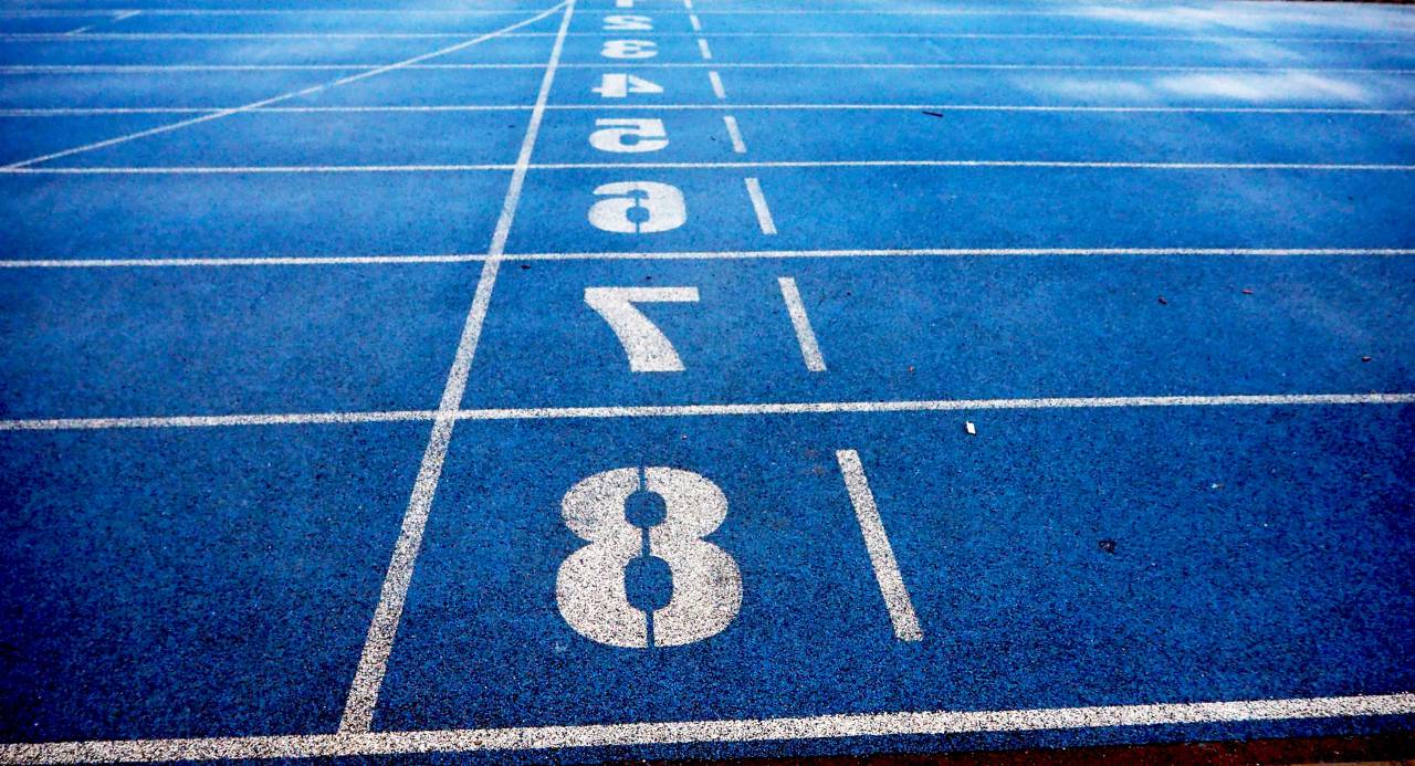 Atletismo;inicio,deporte,número,azul,al aire libre,competencia,deporte competitivo,atleta,lugar deportivo,