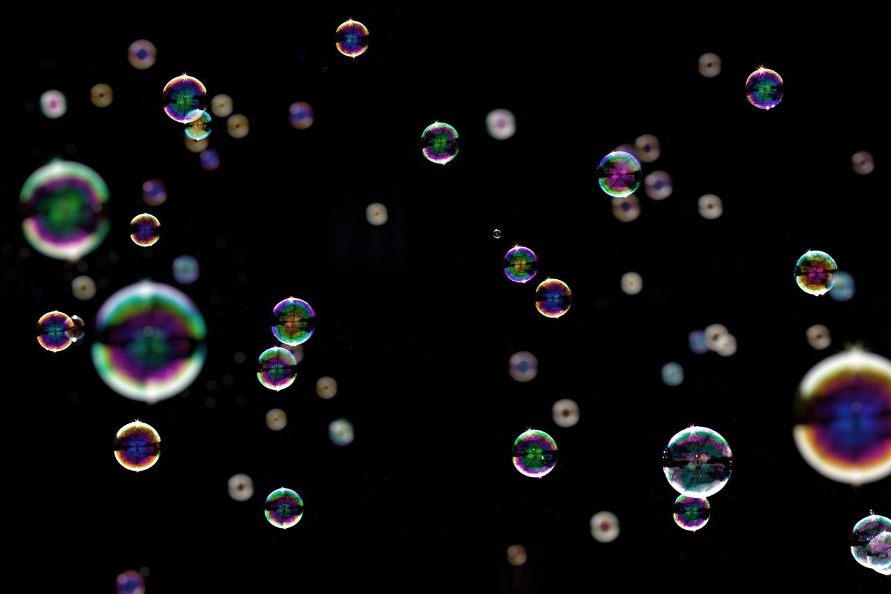 Burbujas, fondo negro, burbuja, agua, líquido, transparente, fondo, negro, limpio, mojado, reflexión, resumen, frescura, textura, jabón, primer plano, realista,