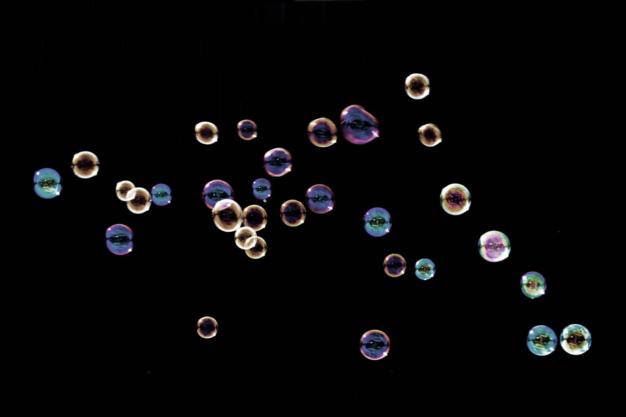Burbujas, fondo negro, burbuja, agua, líquido, transparente, fondo, negro, limpio, mojado, reflexión, resumen, frescura, textura, jabón, primer plano, realista,