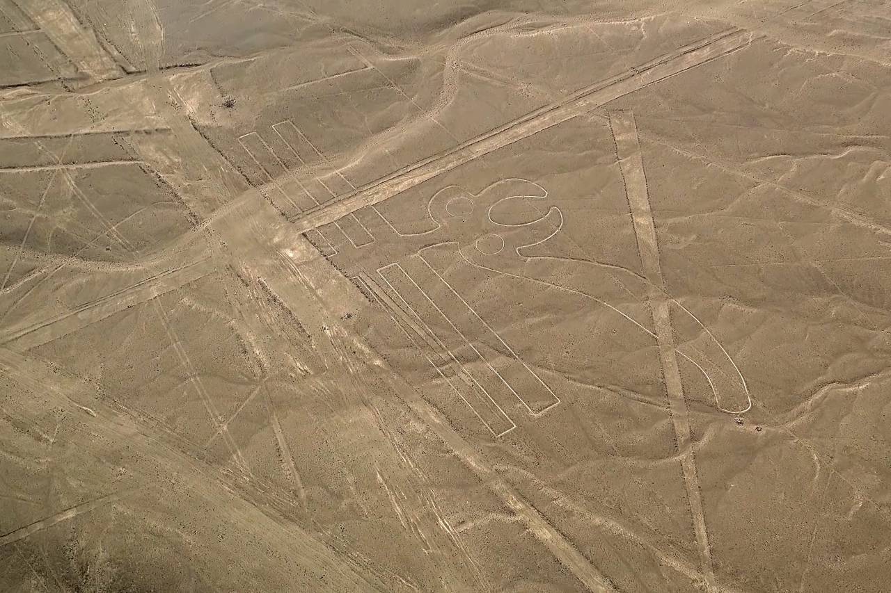 travel, peru, tourism, nazca, ancient, flight, aerial, landmark, landscape, view, mystery, desert, nature, nasca, destination, culture, lines, america, inca, design, geoglyphs, artistic, south, outdoor, arid, heritage, sand, scenery, mysterious, tour, famous, plane, scenic, line, animal, bird, airplane, peruvian, historic, monument, figures, old, abstract, natural, majestic, hummingbird, pampas, geoglyph, art, plateau, 