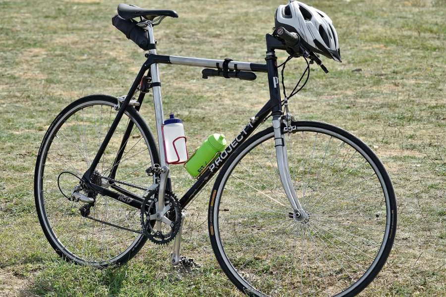helmet, mountain bike, steering wheel 