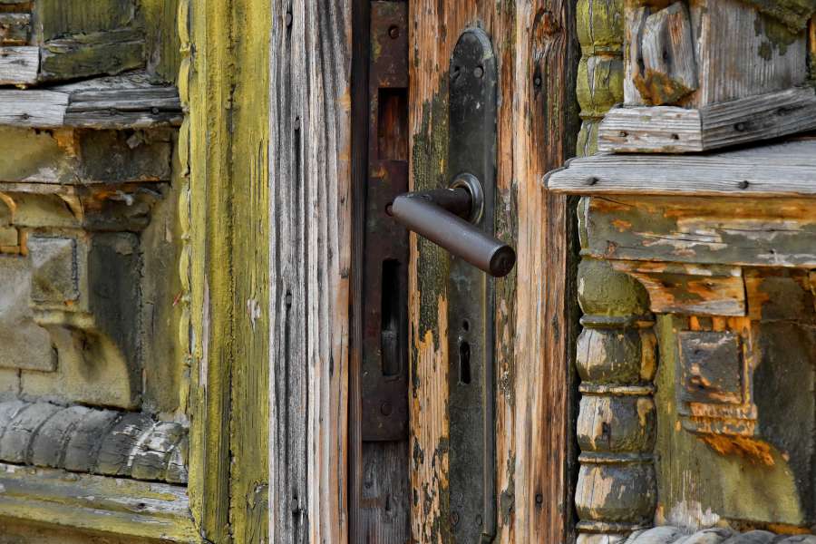 carpentry, decay, front door, abandoned 