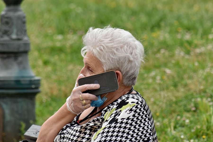 communication, elderly, face mask, gloves 