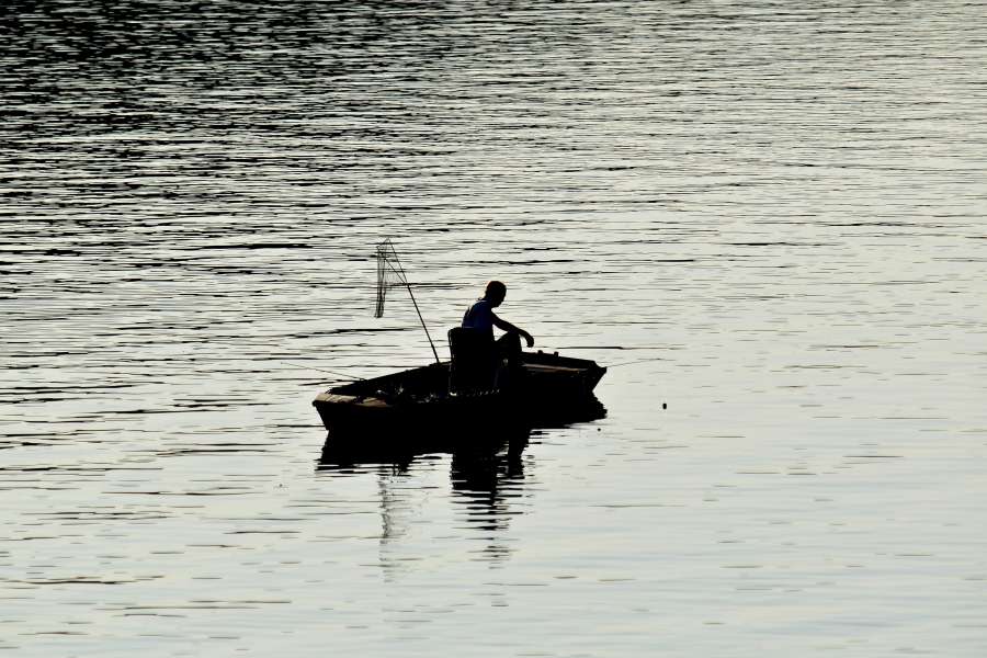 fishing boat, fishing gear, fishnet, shadow 