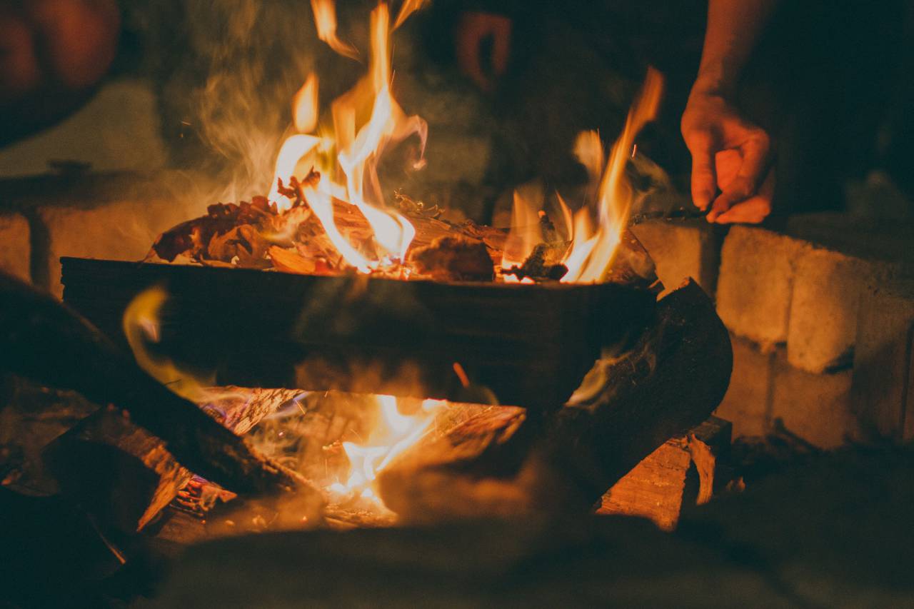 fire, bonfire, flames, logs, heat, hot, night, evening, camping, outdoors
, 