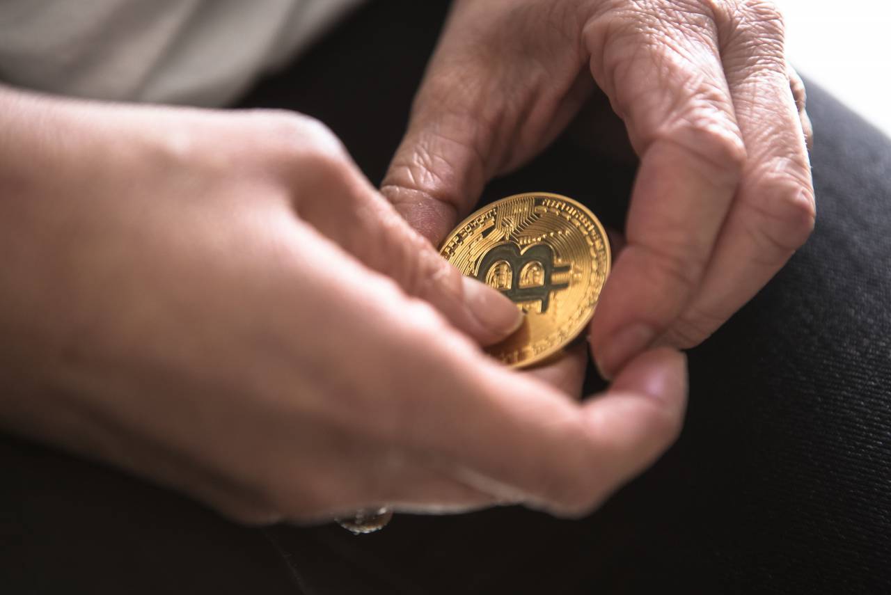 bitcoin,human hand,finance,currency,close-up,coin,banking,men,wealth,business,businessman,investment,success,savings,gold, 