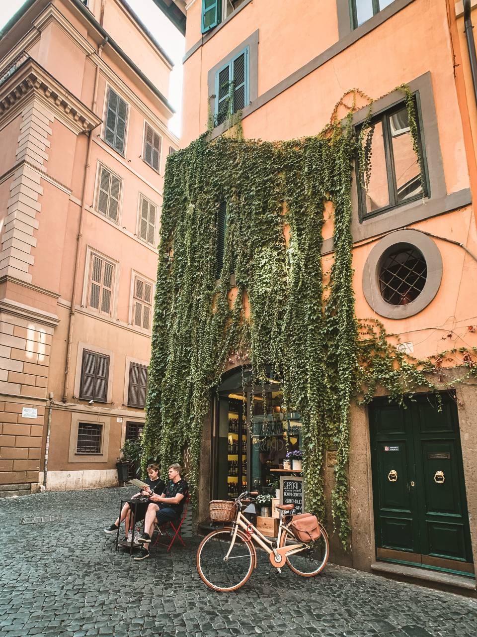 Italia, Roma, arquitectura, edificio, Europa, romano, italiano, punto de referencia, viajar, Roma, famoso, antiguo, antiguo, historia, turismo, paisaje urbano, ciudad, monumento, europeo, histórico, histórico, vista, al aire libre, urbano, cultura, Iglesia, capital, exterior, día, turismo, Roma Italia, hermosa, restaurante, calle