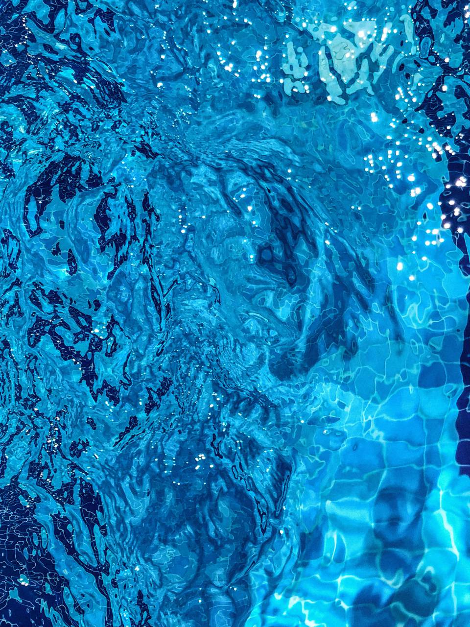 púrpura;Piscina,azul,fondos,agua,resumen,ola,naturaleza,modelo,líquido,verano,mojado,piscina,superficie del agua,patrón de onda,frescura,primer plano,reflexión,bajo el agua, 