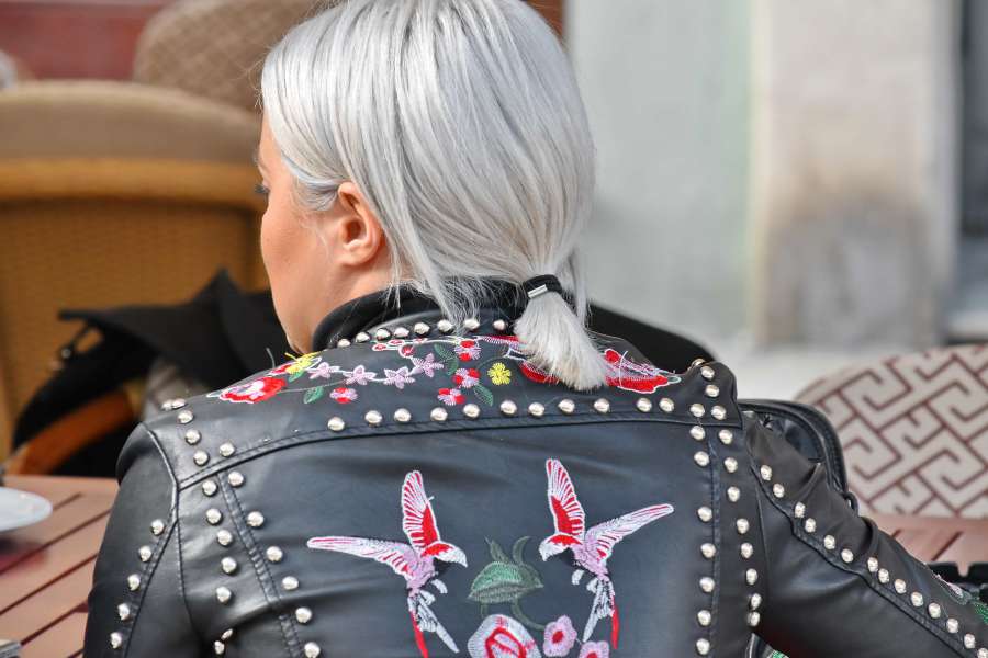 pelo rubio, moda, hecho a mano, chaqueta