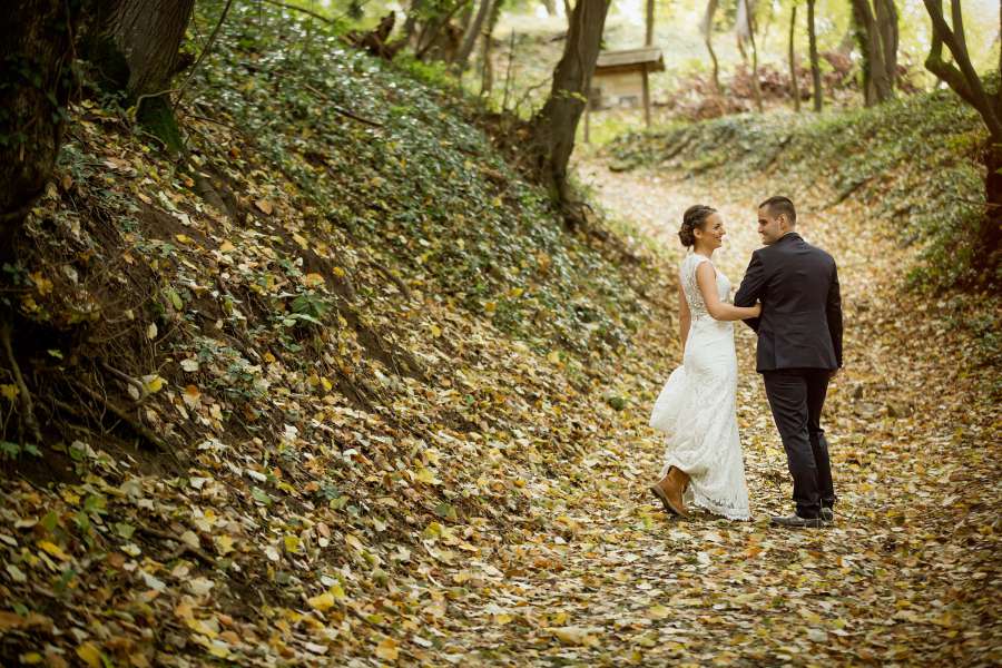 bride, groom, hillside, forest path, aspen 