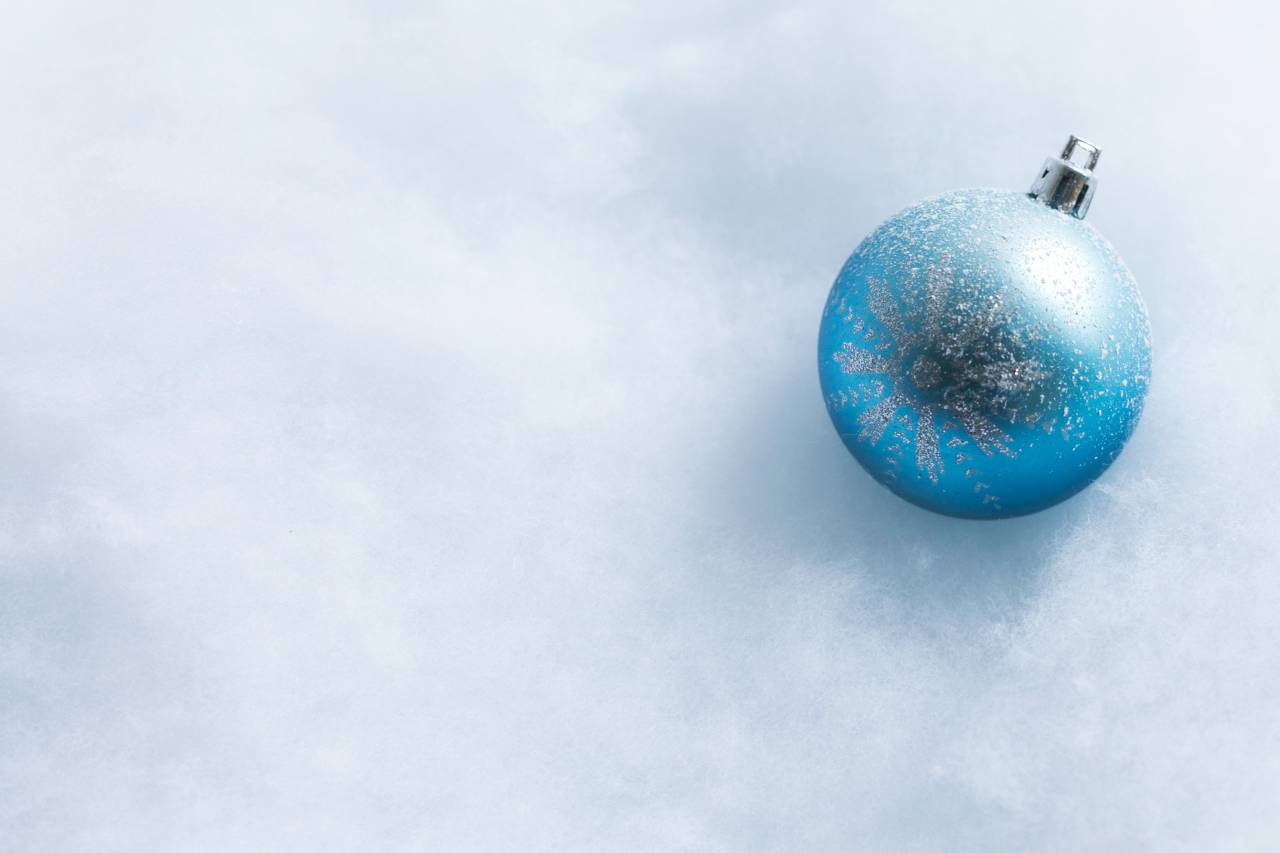 christmas, background, copyspace, xmas, decoration, year, winter, holiday, festive, new, decor, white, snow, merry, celebration, card, fir, light, happy, frame, snowflake, gift, tree, vintage, design, red, space, copy, season, star, december, bauble, celebrate, abstract, retro, branch, glow, decorative, new year, blue, ribbon, poster, bokeh, greeting, border, ornament, beautiful, 