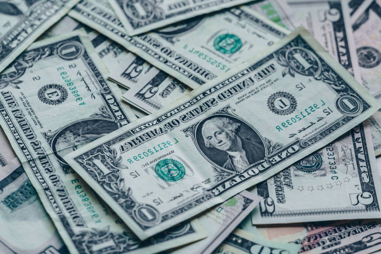 bills, cash, usd, money, dollars, finance, accounting, wealth, saving, investment, currency
, 