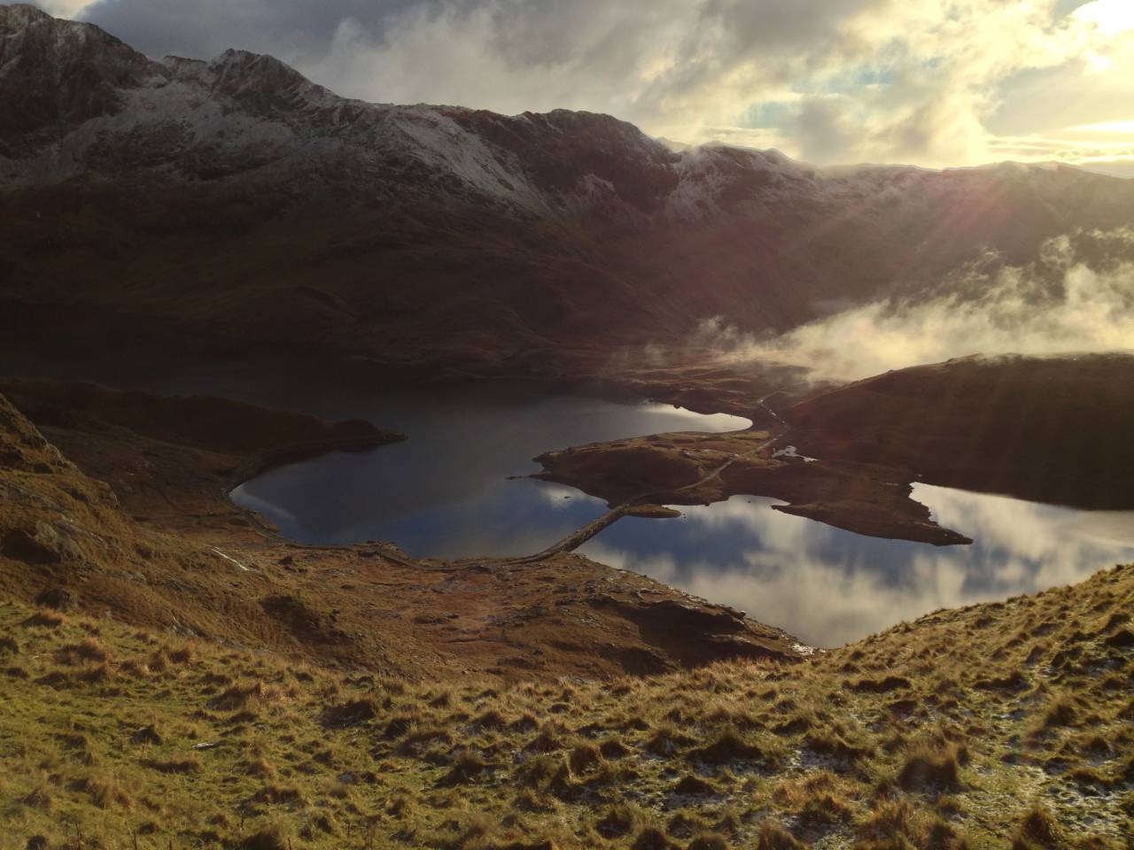 nature, landscape, mountains, summit, peaks, snow, grasslands, plains, coast, water, rivers, lakes, reflection, fog, sky, clouds, sun, rays, light
, 