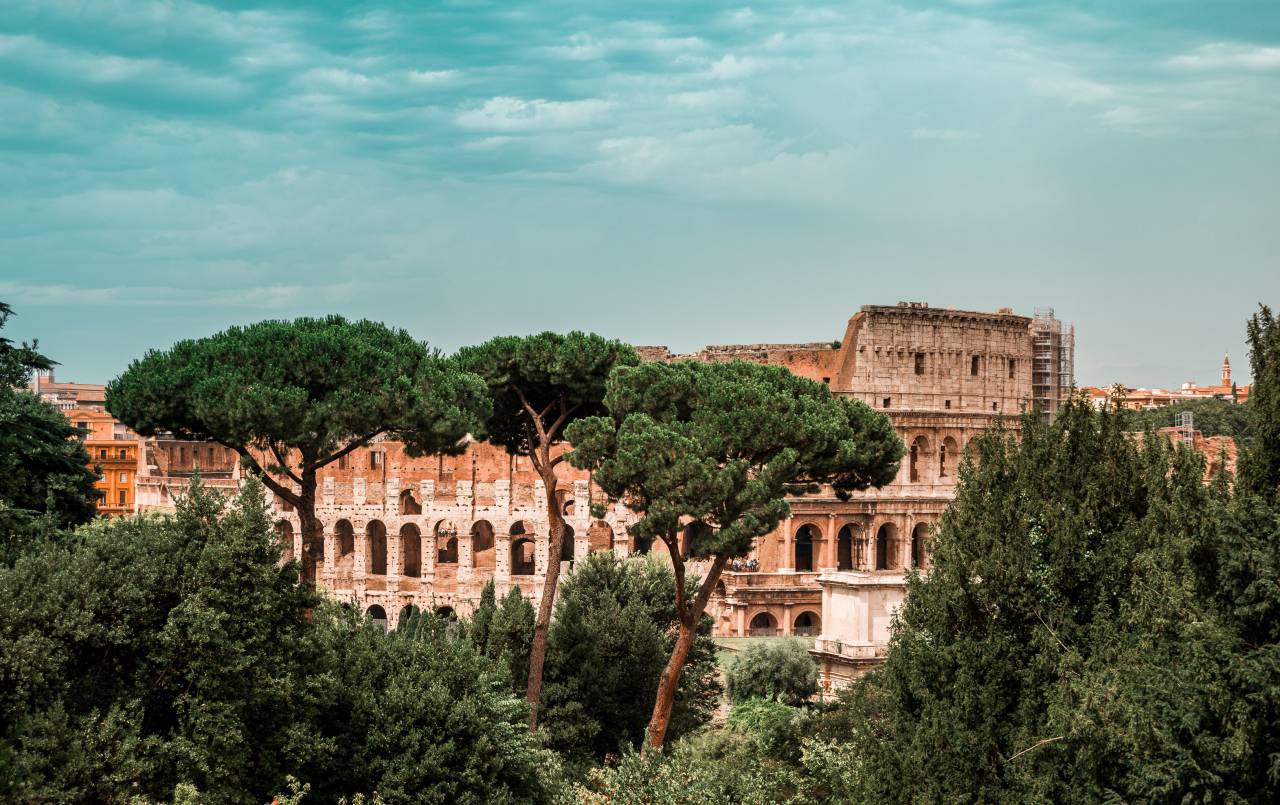 naturaleza, paisaje, árboles, verde, hojas, nubes, cielo, arquitectura, edificio, establecimiento, ventanas, Coliseo,